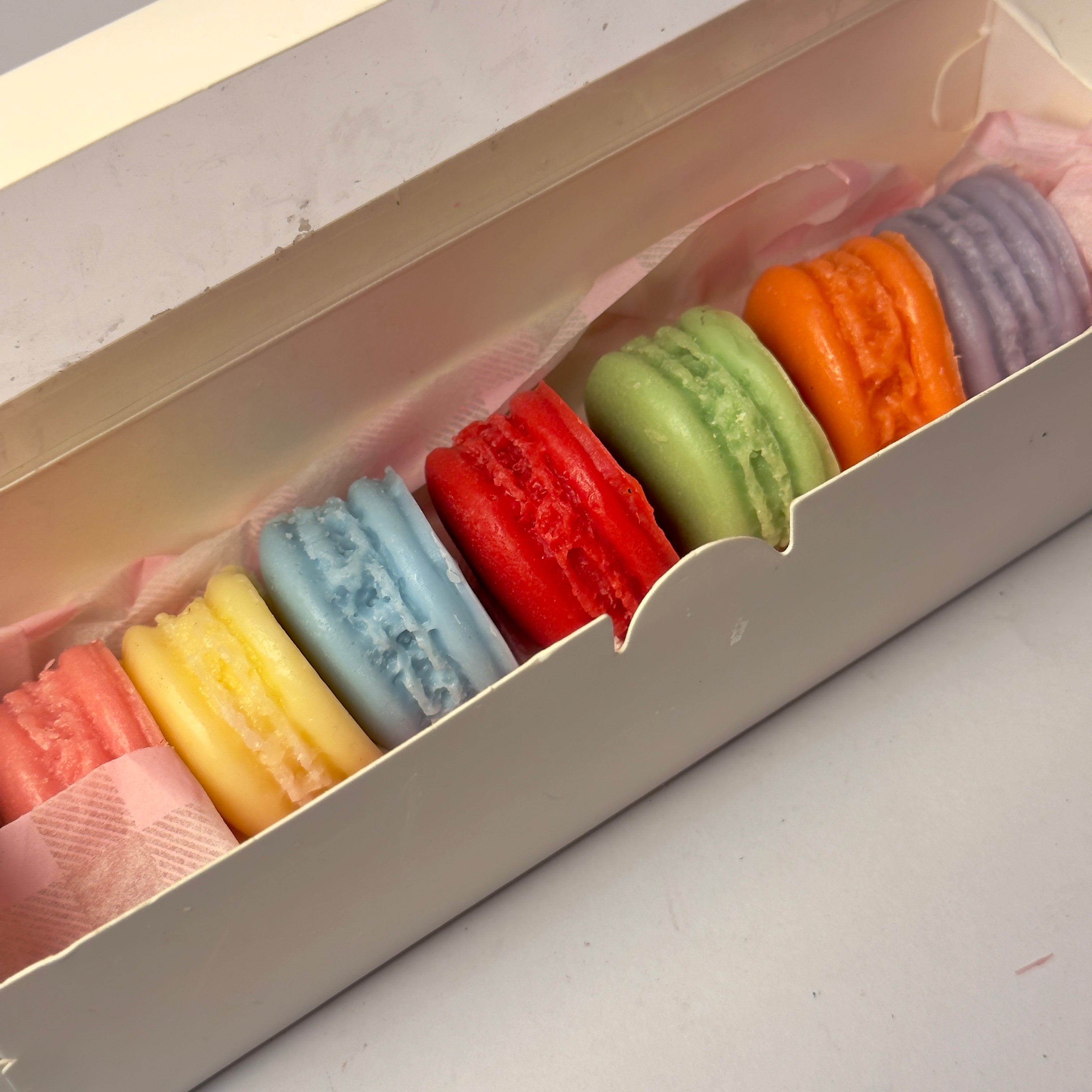 Bundle of 7 Macarons